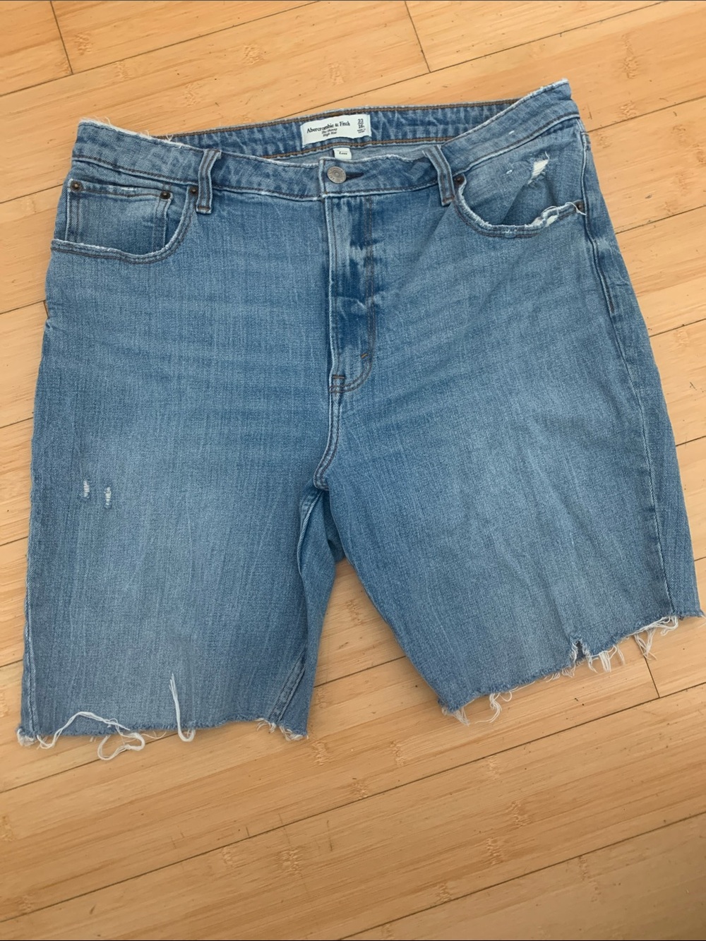 Abercrombie & Fitch Bermuda Denim high rise Cutoff Shorts light distressed sz 16